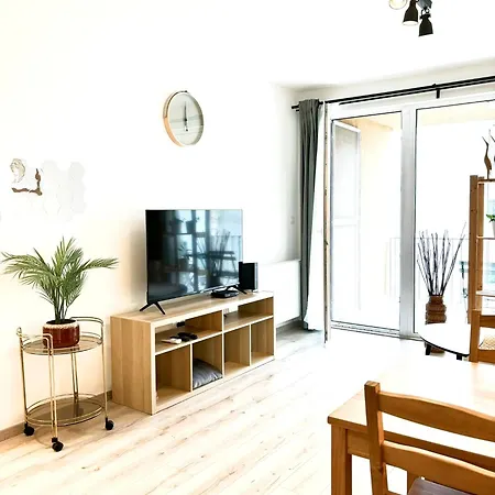 Scandinavian-style Downtown With A Terrace